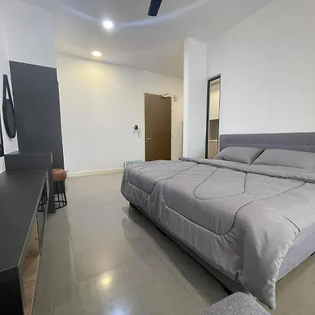 Melaka Imperio Residence With Wifi And Poolseaview Exterior photo