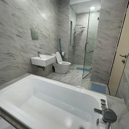 Melaka Imperio Residence With Wifi And Poolseaview Exterior photo