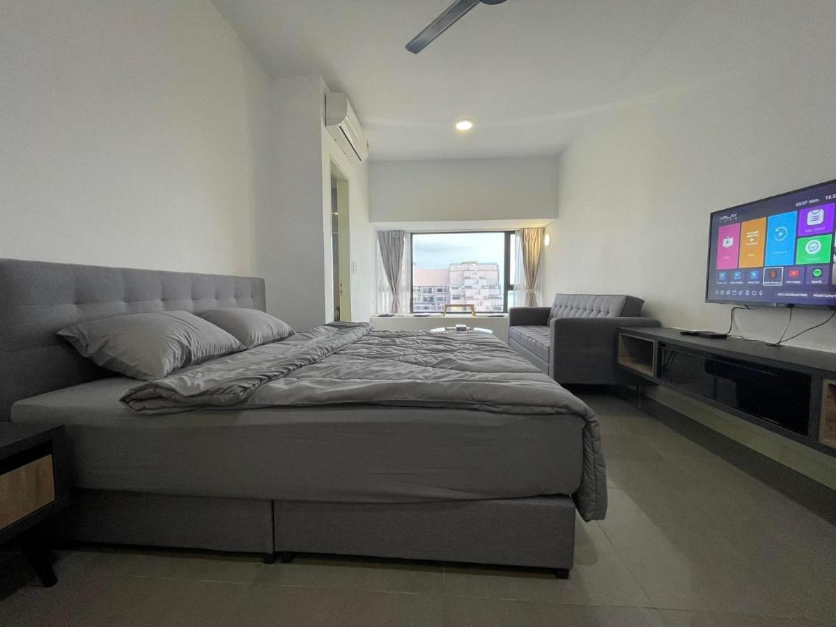 Imperio With Wifi And Poolseaview Apartment