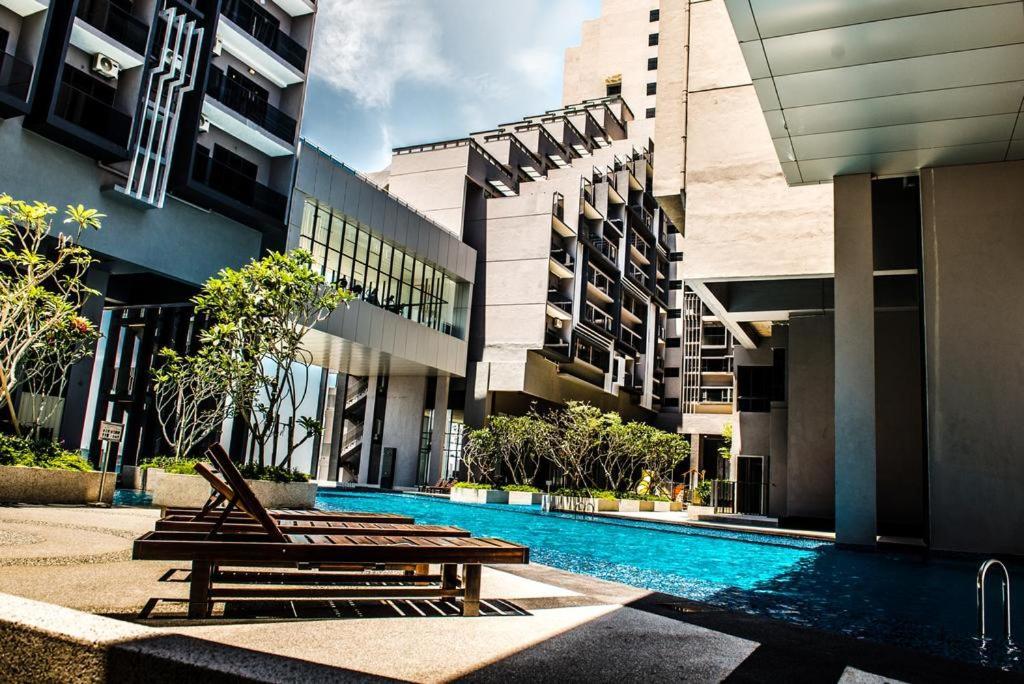 Imperio With Wifi And Poolseaview Malacca